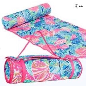 NWOT Lilly Pulitzer Pink and Blue Beach/ Yoga  Mat Length 65.50”
